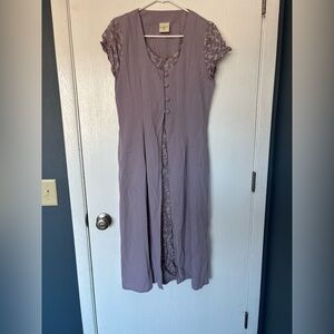 Vintage Lavender Button-Front Dress with Lace Sleeves
